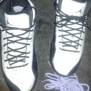 BIG KIDS' AIR JORDAN RETRO 12 BASKETBALL SHOES